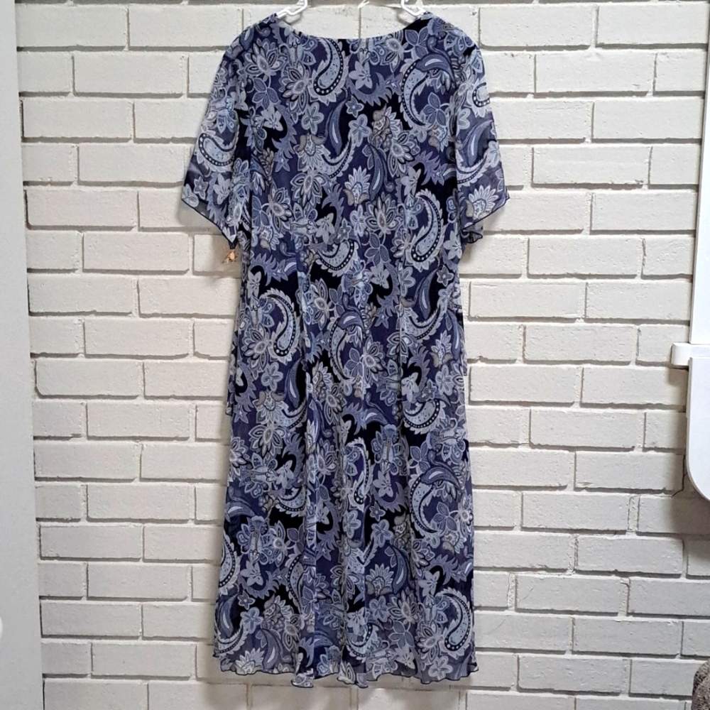 Beautiful Blue Formal Paisley Lined Sheer Sleeve Maxi Dtess. Size 24W NWT - Picture 8 of 10